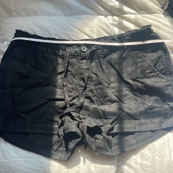 OldNavy Women's Black Linen Shorts - Picture 4 of 7